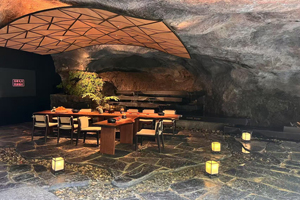 Fangweng Cliff Restaurant